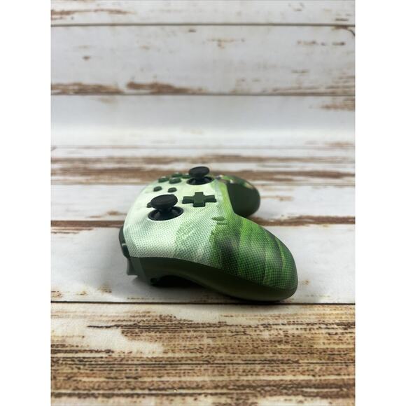 PowerA Wired Controller for Nintendo Switch Link Hyrule (1513075-01) - Picture 3 of 6